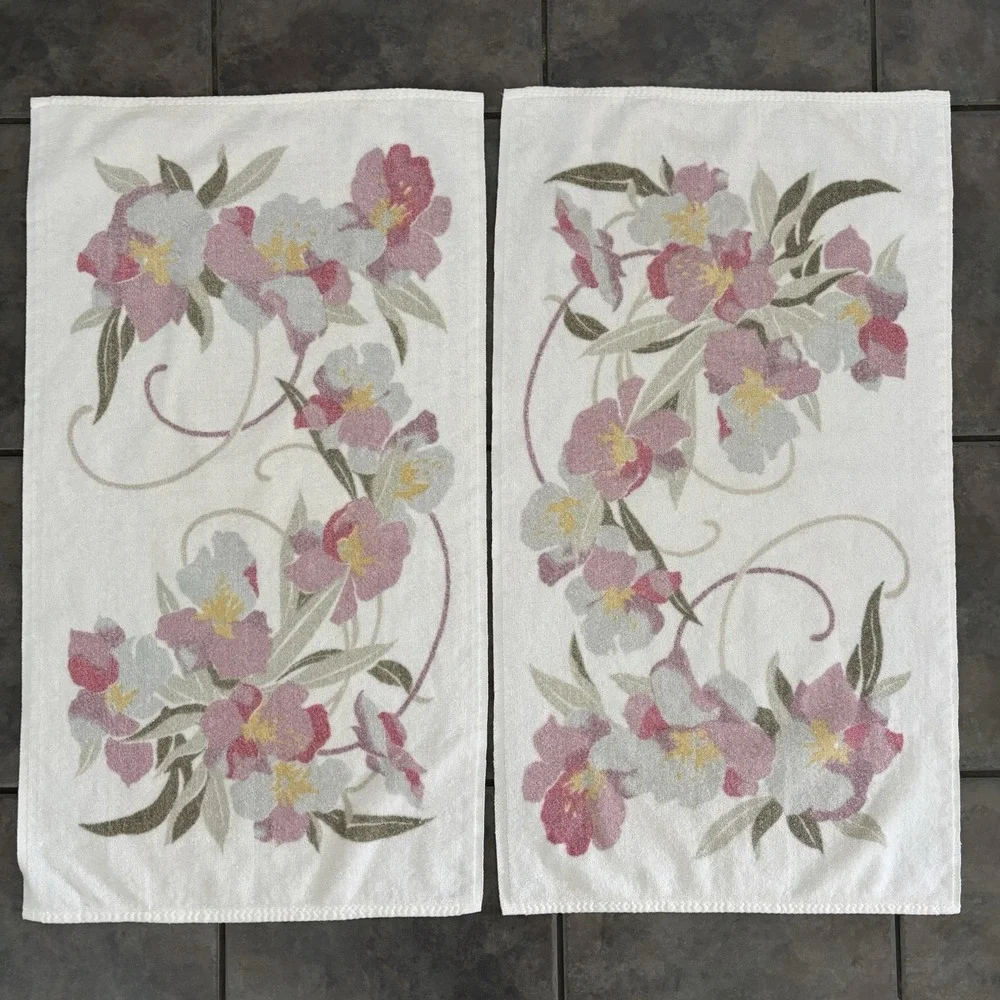 Vintage Benetton Ivory Flower Print Hand Towel Set Of 2 80s USA Cottagecore